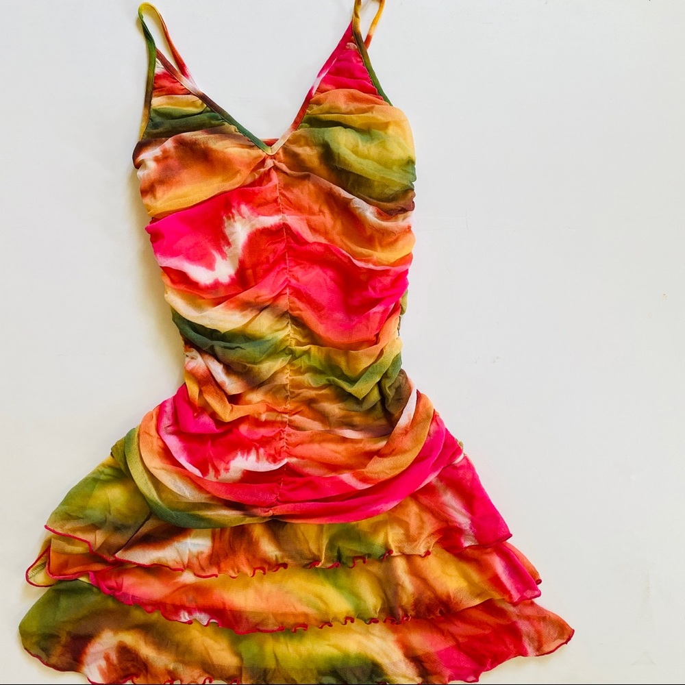 Y2K moda internacional tie dye ruched dress